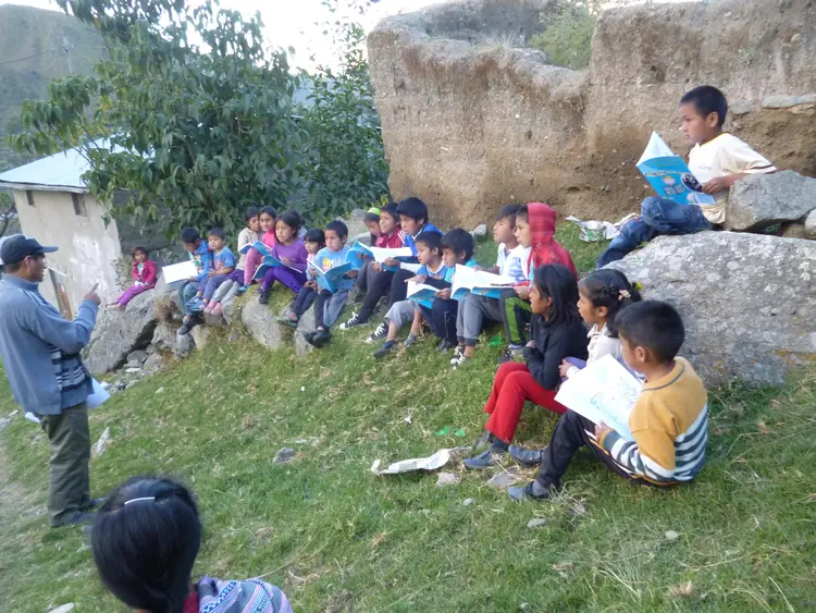 Enseñando a niños y niñas/Urunäta/acapacunäta yaćhayächin